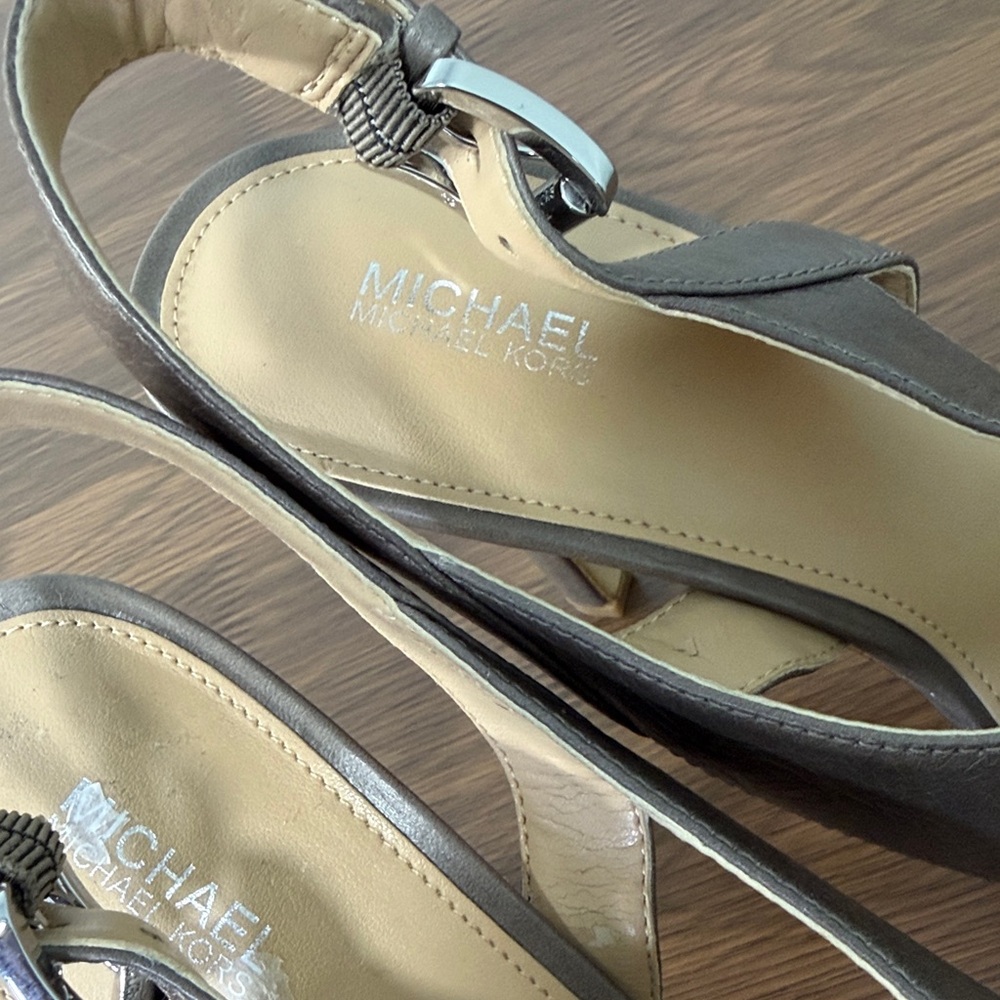 Michael Kors‎ Taupe Slingback Peep-toe Heels Sz 9.5 NWOT - Picture 2 of 10